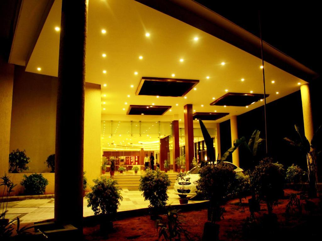 Fortune Select Grand Ridge, Tirupati - Member Itc Hotels' Group Exteriör bild The lobby of the hotel