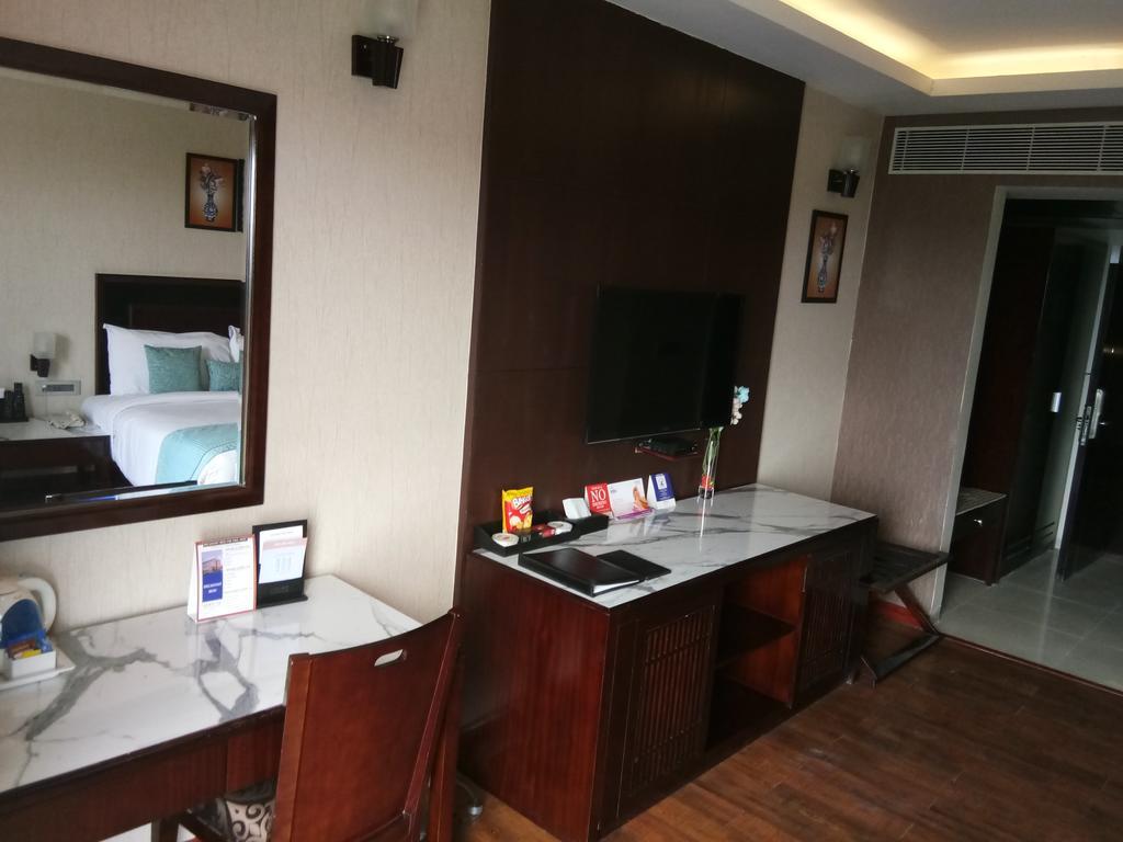 Fortune Select Grand Ridge, Tirupati - Member Itc Hotels' Group Exteriör bild A room at the hotel