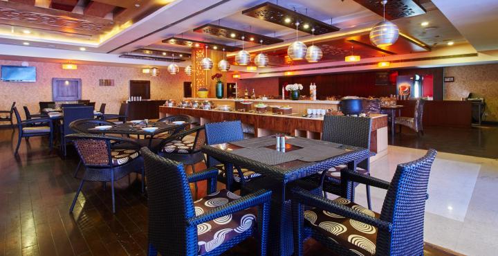 Fortune Select Grand Ridge, Tirupati - Member Itc Hotels' Group Exteriör bild The interior of the restaurant