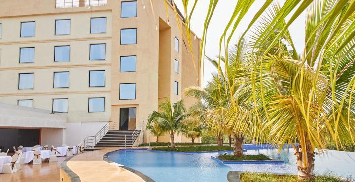 Fortune Select Grand Ridge, Tirupati - Member Itc Hotels' Group Exteriör bild The Leela Palace, Hyderabad